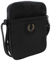 Fred Perry クリンクル ナイロン スモール サイド バッグ - ブラック