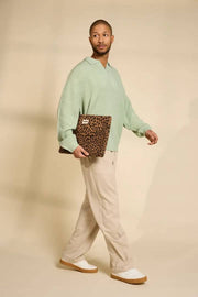 Hindbag Ava スモール 13 インチ ラップトップ ケース - レオパード シナモン ブラウン