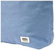 Roka Hoxton ラージ コットン キャンバス ショルダー バッグ - アビエーション ブルー