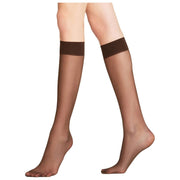 Falke マット デラックス 20 デニール ニーハイ ソックス - ブレンダ ブラウン