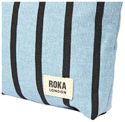 Roka Maida Vale ミディアム コットン キャンバス ポーチ - ブルー ストライプ