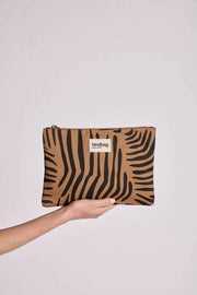 Hindbag Ema ミディアム ジップ ポーチ - ゼブラ シナモン ブラウン