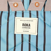 Roka キャンフィールド B ミディアム リサイクル キャンバス バックパック - ブルー ストライプ