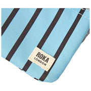 Roka Carnaby スモール リサイクル キャンバス ウォレット - ブルー ストライプ