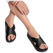 Totes SOLBOUNCE Bounce Cross Front Buckle Sandals - Black